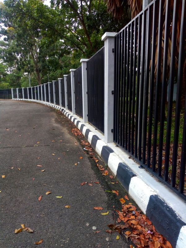 Concrete Fencing Vs Traditional Fence Materials